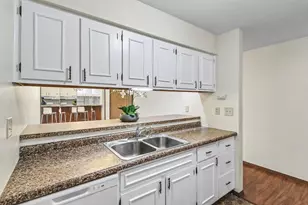 845 N Gammon Rd, Madison, WI 53717 - Photo 13