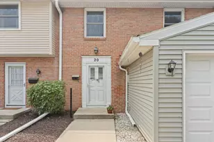 20 Whitcomb Cir, Madison, WI 53711 - Photo 1