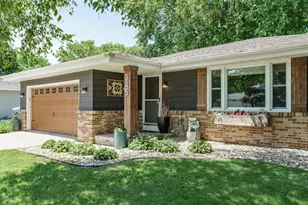 345 Beechwood Dr, Janesville, WI 53548 - Photo 29