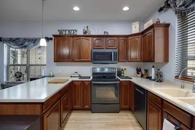 2516 Leopold Way, Sun Prairie, WI 53590 - Photo 9