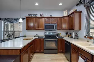 2516 Leopold Way, Sun Prairie, WI 53590 - Photo 9