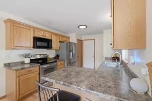1365 Savannah Woods Dr, Edgerton, WI 53534 - Photo 15