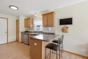 1365 Savannah Woods Dr, Edgerton, WI 53534 - Photo 11