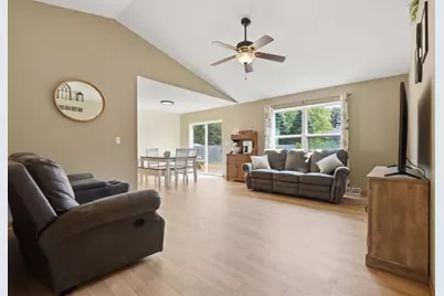 1365 Savannah Woods Drive, Edgerton, WI 53534 - Photo 5