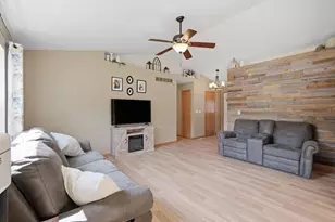 1365 Savannah Woods Dr, Edgerton, WI 53534 - Photo 7