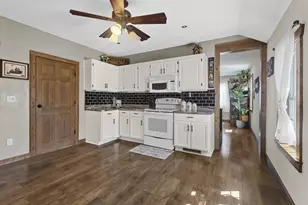 119 S Main St, Pardeeville, WI 53954 - Photo 11