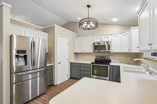 6249 Adobe Way, Madison, WI 53719 - Photo 5