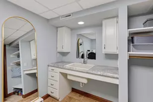 1233 E Johnson St, Madison, WI 53703 - Photo 57