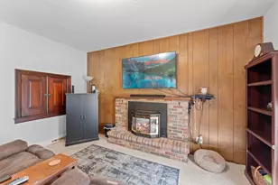 708 Oak St, Baraboo, WI 53913 - Photo 9