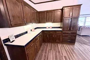 904 Moore St, Baraboo, WI 53913 - Photo 9