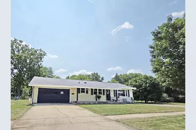 1324 House Street, Beloit, WI 53511 - Photo 1