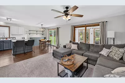 644 Granite Way, Sun Prairie, WI 53590 - Photo 7