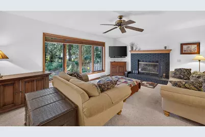 873 Peregrine Circle, Oregon, WI 53575 - Photo 5