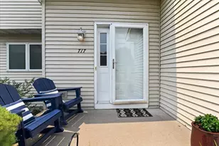 717 Diving Hawk Trail, Madison, WI 53713 - Photo 3