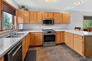 717 Diving Hawk Trail, Madison, WI 53713 - Photo 11