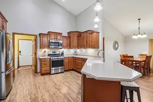 6398 Everest Dr, Madison, WI 53719 - Photo 11