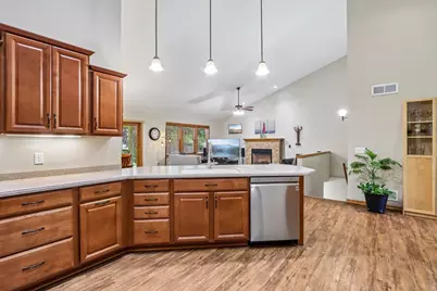 6398 Everest Drive, Madison, WI 53719 - Photo 13