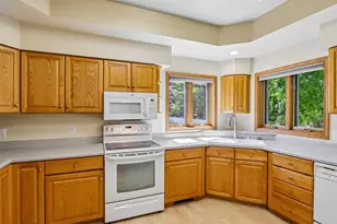 310 N High Point Rd, Madison, WI 53717 - Photo 19