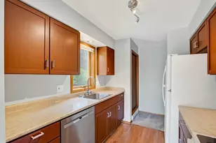 818 S Gammon Rd, Madison, WI 53711 - Photo 7
