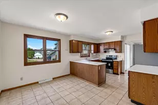 1 Georgetown Dr, Madison, WI 53719 - Photo 5