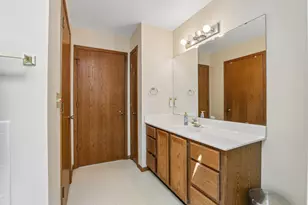 903 N Division St, Waunakee, WI 53597 - Photo 23