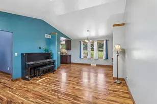 903 N Division St, Waunakee, WI 53597 - Photo 7