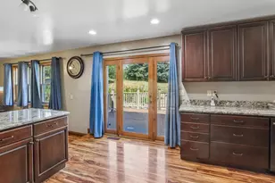 903 N Division St, Waunakee, WI 53597 - Photo 15
