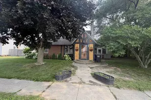 105 E Chestnut St, Pardeeville, WI 53954 - Photo 3