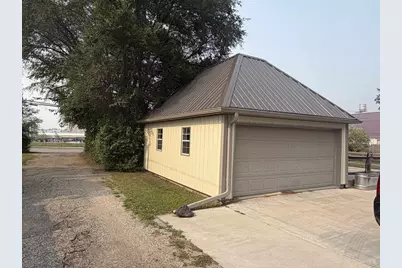 105 E Chestnut Street, Pardeeville, WI 53954 - Photo 7
