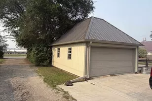 105 E Chestnut St, Pardeeville, WI 53954 - Photo 7
