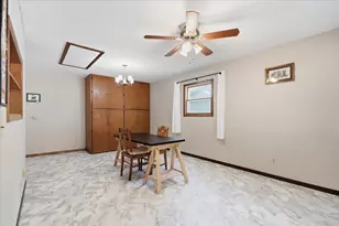 2209 Prairie Rd, Madison, WI 53711 - Photo 15
