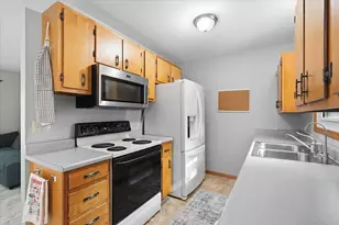 2209 Prairie Rd, Madison, WI 53711 - Photo 13