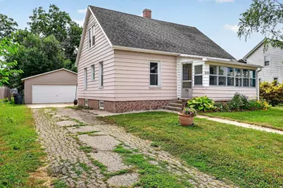 510 S Center Avenue, Jefferson, WI 53549 - Photo 1