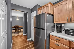 6100 W Stonehedge Dr, Greenfield, WI 53220 - Photo 15