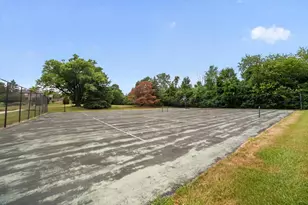 6100 W Stonehedge Dr, Greenfield, WI 53220 - Photo 31