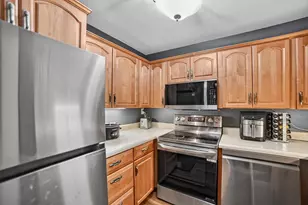 6100 W Stonehedge Dr, Greenfield, WI 53220 - Photo 13