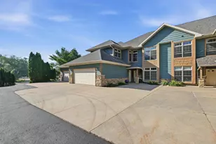 40 Illinois Ave, Wisconsin Dells, WI 53965 - Photo 5