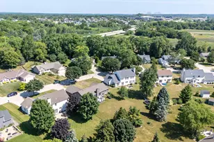 8819 W Whispering Oaks Ct, Franklin, WI 53132 - Photo 51