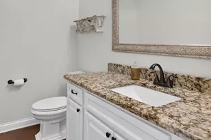 8819 W Whispering Oaks Ct, Franklin, WI 53132 - Photo 21