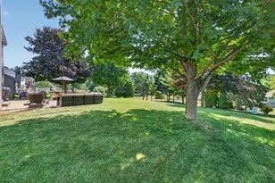 8819 W Whispering Oaks Ct, Franklin, WI 53132 - Photo 47