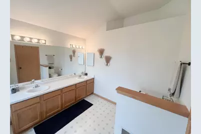 8819 W Whispering Oaks Court, Franklin, WI 53132 - Photo 29