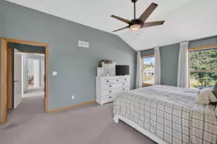 8819 W Whispering Oaks Ct, Franklin, WI 53132 - Photo 27