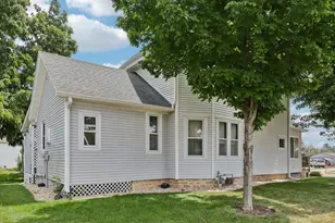 201 E 3rd St, Waunakee, WI 53597 - Photo 47