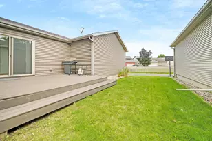 3821 Stonebridge Dr, Madison, WI 53719 - Photo 11