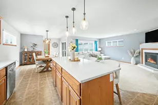 3821 Stonebridge Dr, Madison, WI 53719 - Photo 5