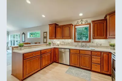 6027 Canyon Parkway, Mcfarland, WI 53558 - Photo 17