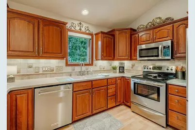 6027 Canyon Parkway, Mcfarland, WI 53558 - Photo 15