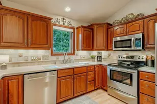 6027 Canyon Pkwy, Mcfarland, WI 53558 - Photo 15