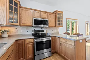 5708 Prairie Stone Dr, Mcfarland, WI 53558 - Photo 5