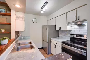 6733 Park Edge Dr, Madison, WI 53719 - Photo 13